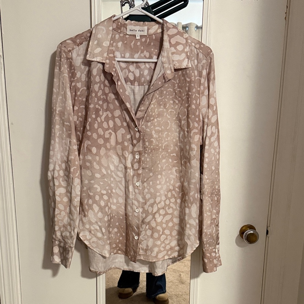 Bella Dahl Beige and White Patterned Shirt